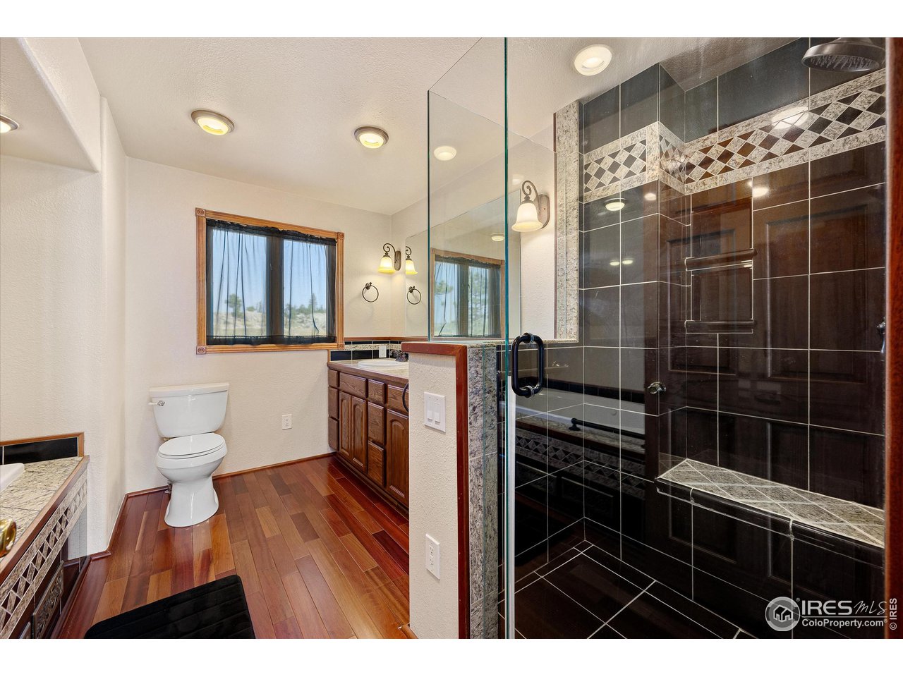 3805 Davis Ranch Road Bellvue, CO 80512 - Photo 26 of 39 Primary Bathroom