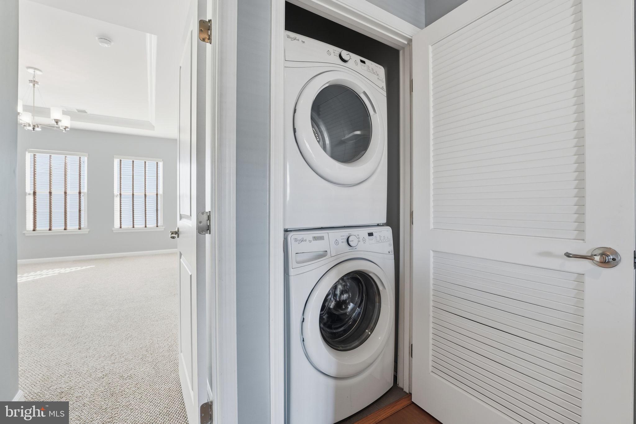14619 Featherstone Gate Drive Woodbridge, VA 22191 - Photo 12 of 20 a utility room with dryer and washer