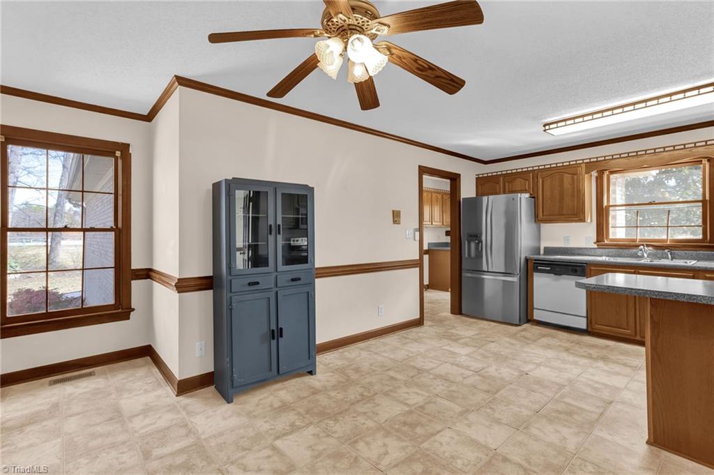 7721 Alcorn Road Greensboro, NC 27409 - Photo 8 of 49