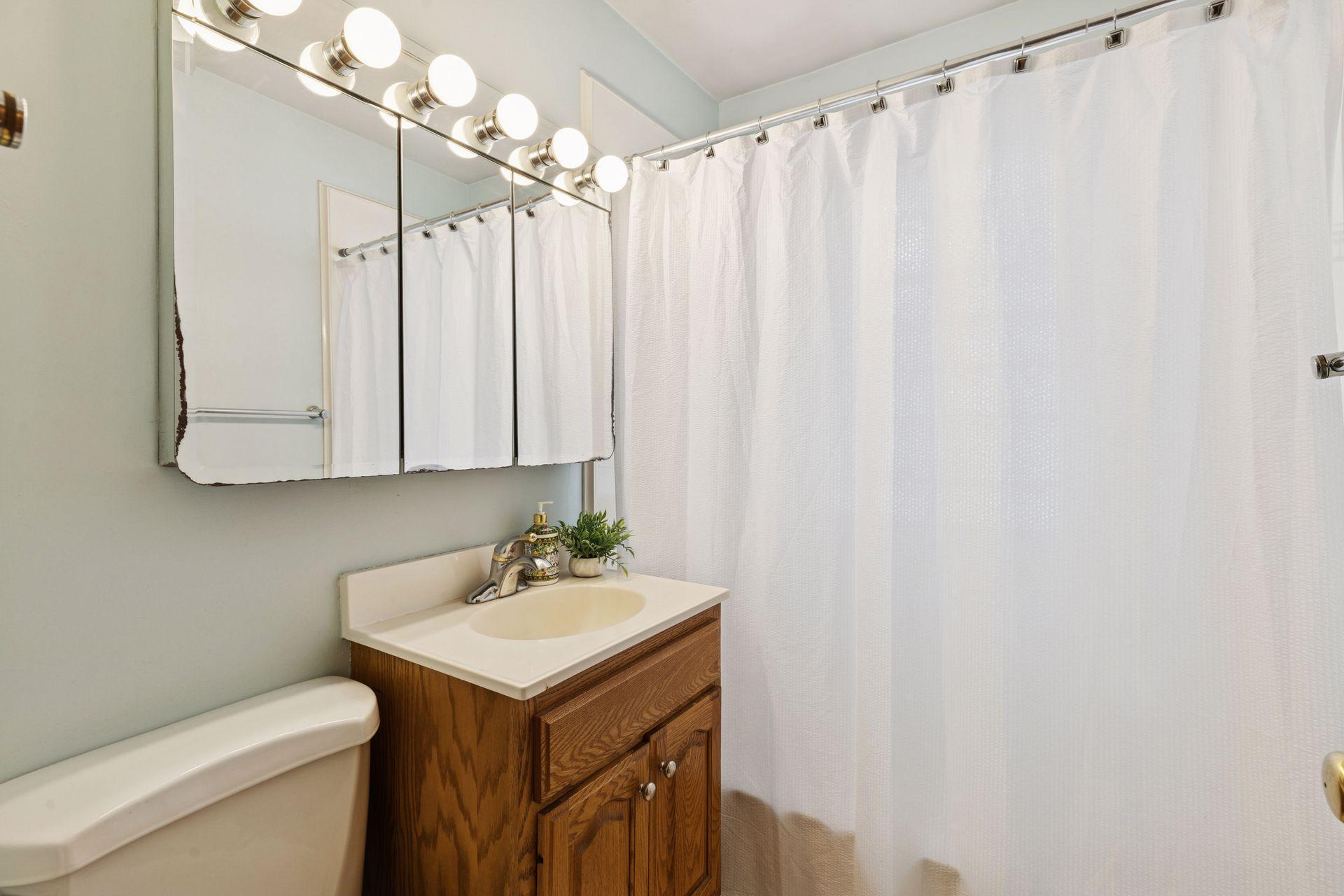 3833 Noble Avenue North Robbinsdale, MN 55422 - Photo 12 of 71