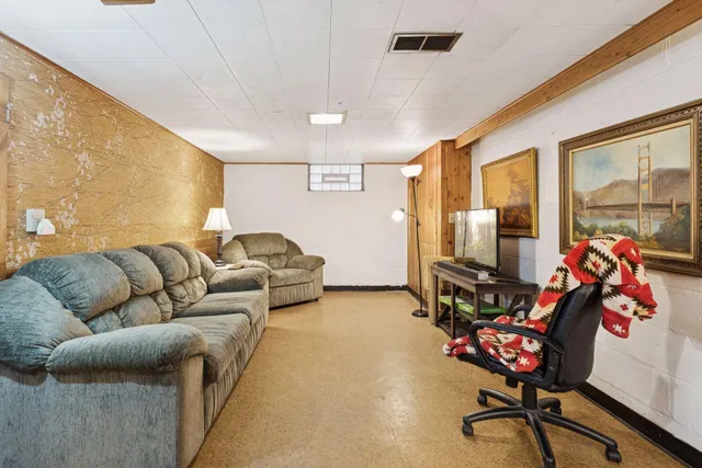 $305,000 | 3833 Noble Avenue North, Robbinsdale, MN 55422