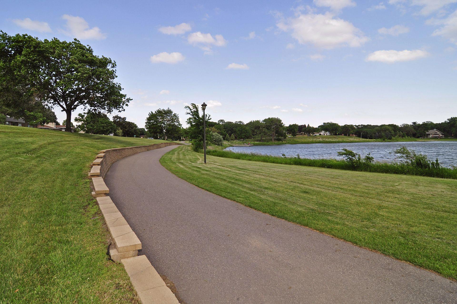 3833 Noble Avenue North Robbinsdale, MN 55422 - Photo 33 of 71