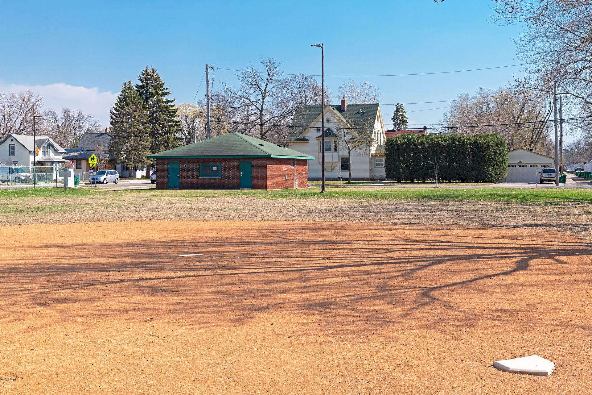 3833 Noble Avenue North Robbinsdale, MN 55422 - Photo 54 of 71