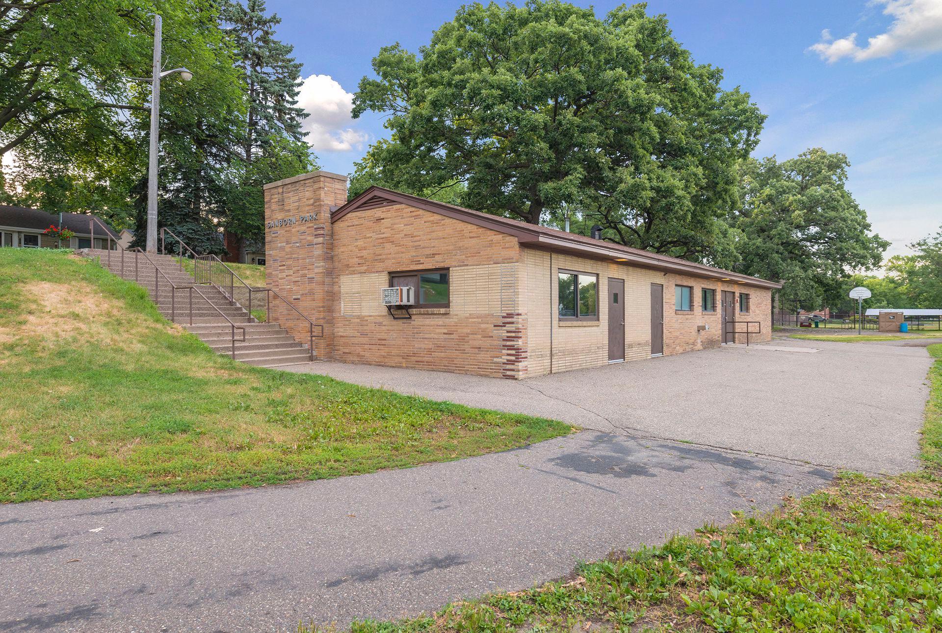 3833 Noble Avenue North Robbinsdale, MN 55422 - Photo 69 of 71