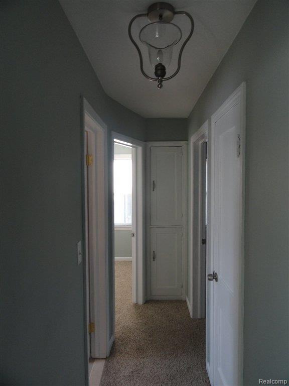 22156 Lambrecht Avenue Eastpointe, MI 48021 - Photo 14 of 18 Hallway