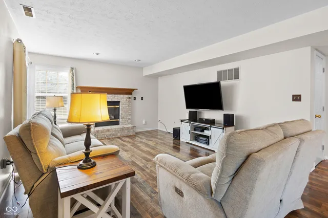 $2,200 | 7913 Meadow Bend Lane, Indianapolis, IN 46259