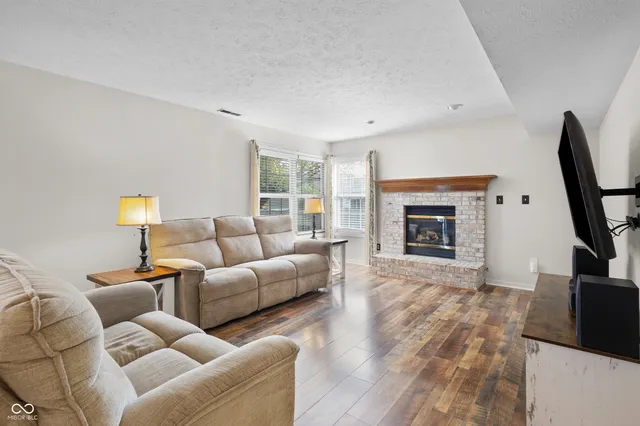 $2,200 | 7913 Meadow Bend Lane, Indianapolis, IN 46259