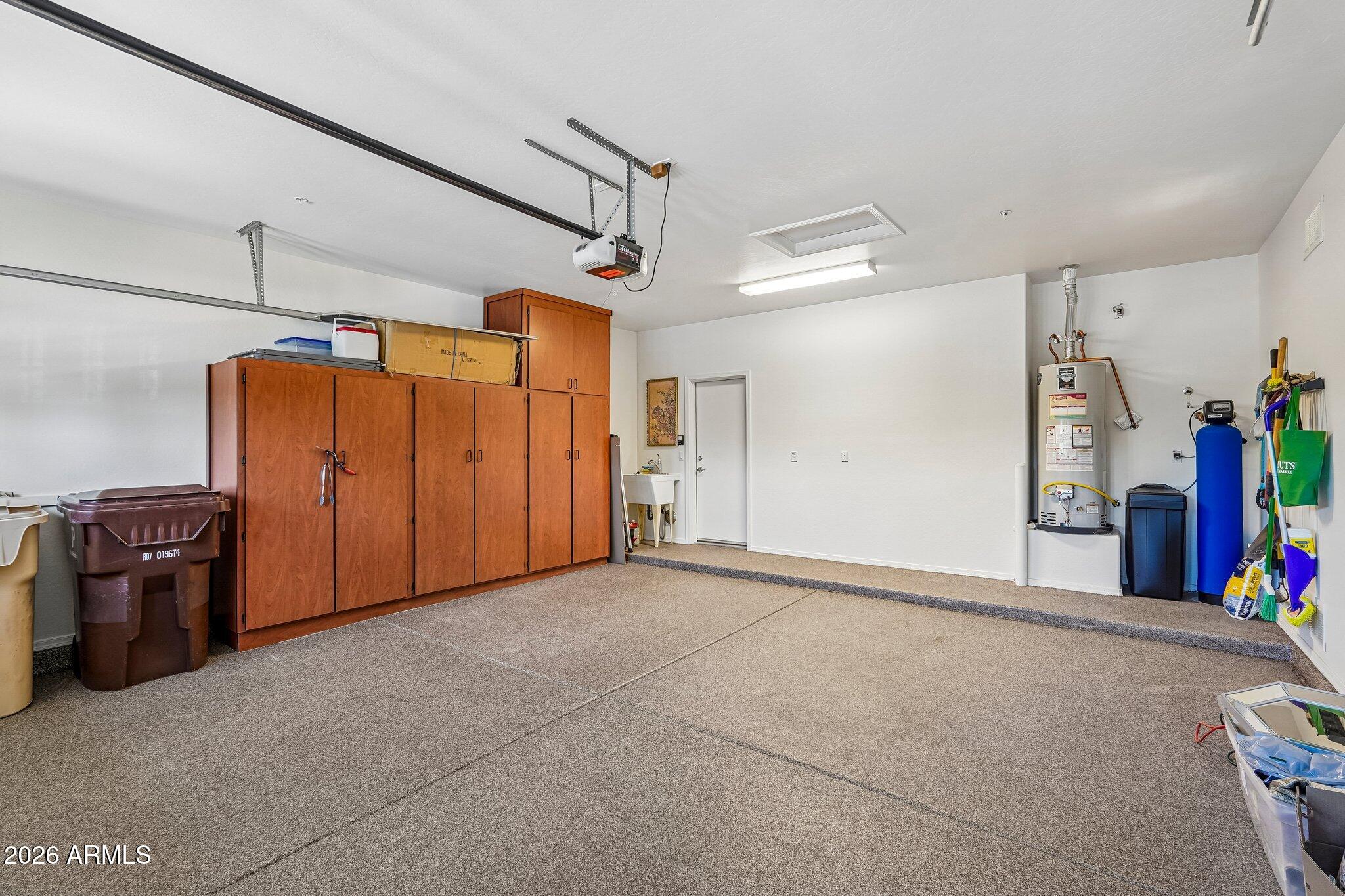 13068 West Plum Road Peoria, AZ 85383 - Photo 27 of 28 Garage