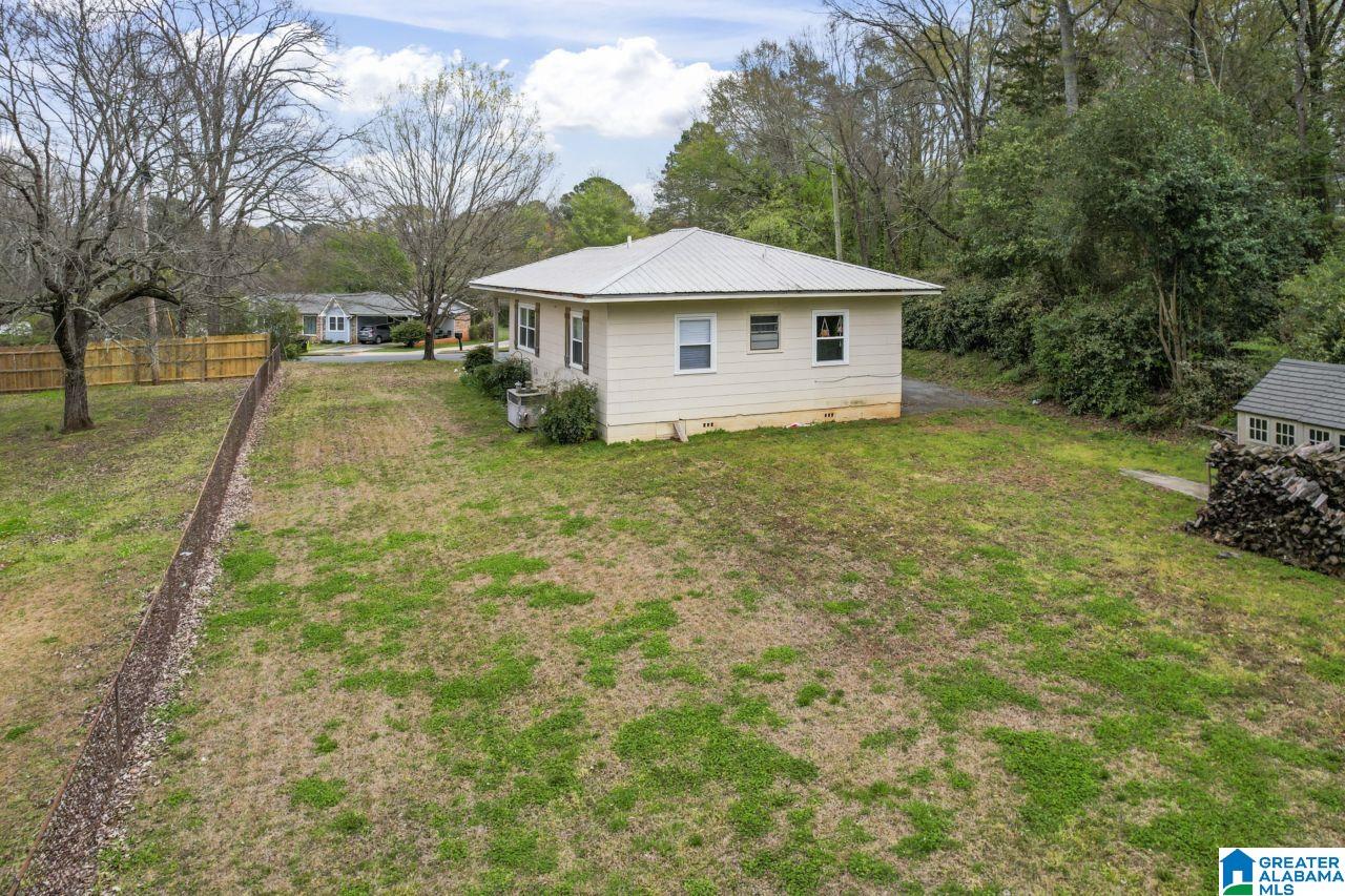601 Pinecrest Road Sylacauga, AL 35150 - Photo 3 of 21