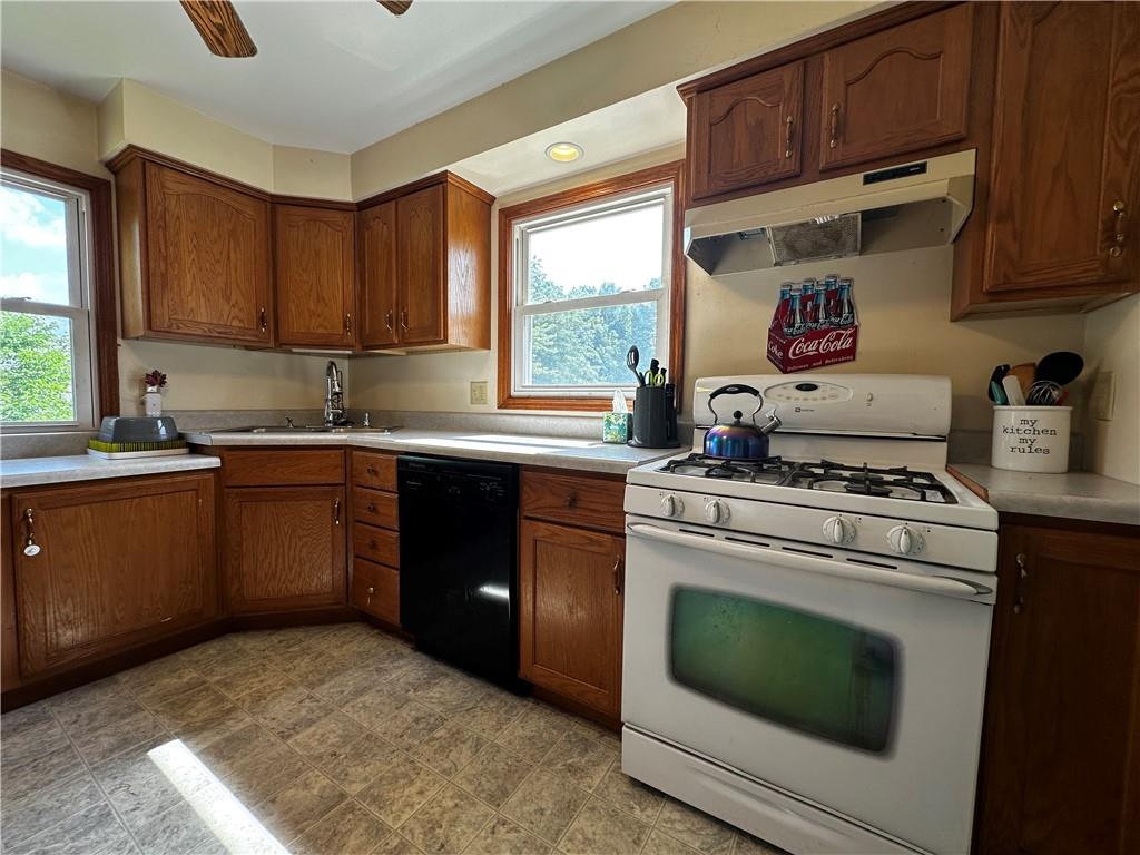 633 Crowder Avenue Sharon, PA 16146 - Photo 13 of 33
