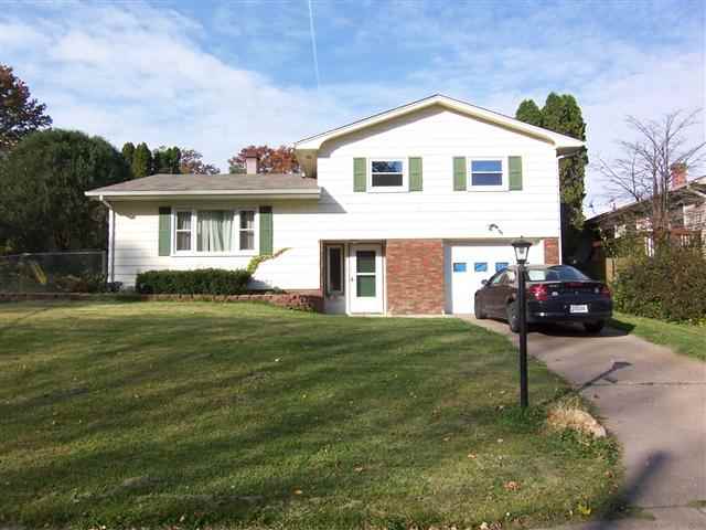 2614 Fairhaven Road Davenport, IA 52803 - Photo 1 of 16 Gallery Image 1