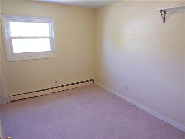 2614 Fairhaven Road Davenport, IA 52803 - Photo 9 of 16 Gallery Image 9