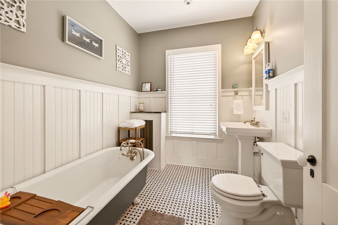 127 Maple Avenue Victor, NY 14564 - Photo 41 of 47 2nd full bathroom on the 2nd floor also has a stan
