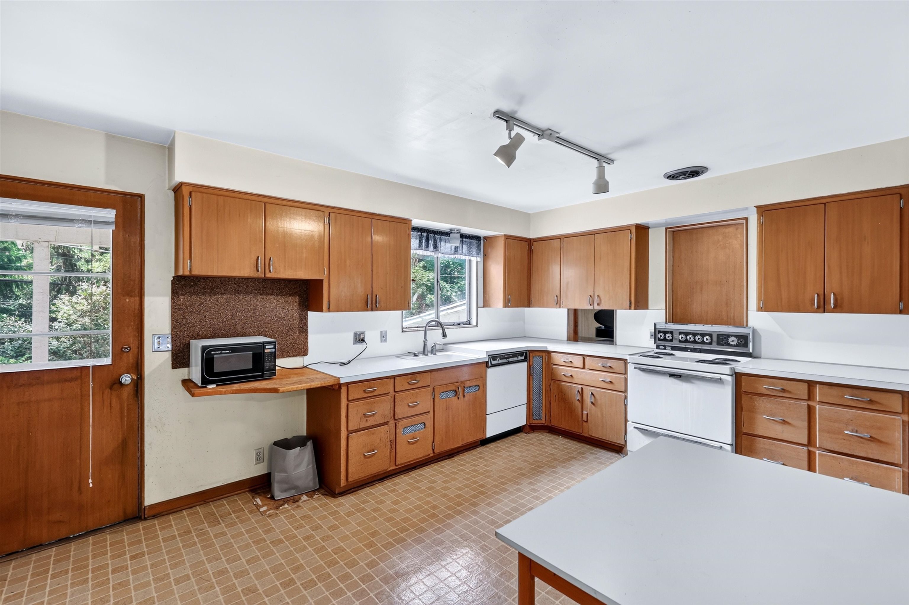 740 East Plateau Road Spokane, WA 99203 - Photo 11 of 49