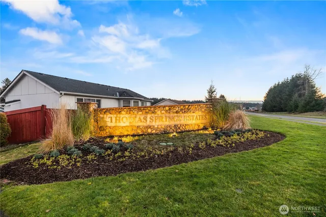 a view of a house with a big yard