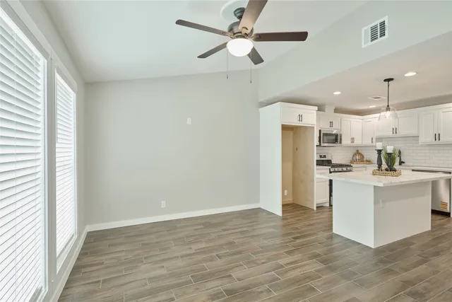 $1,500 | 1014 Graham Drive, Unit L2, Tomball, TX 77375