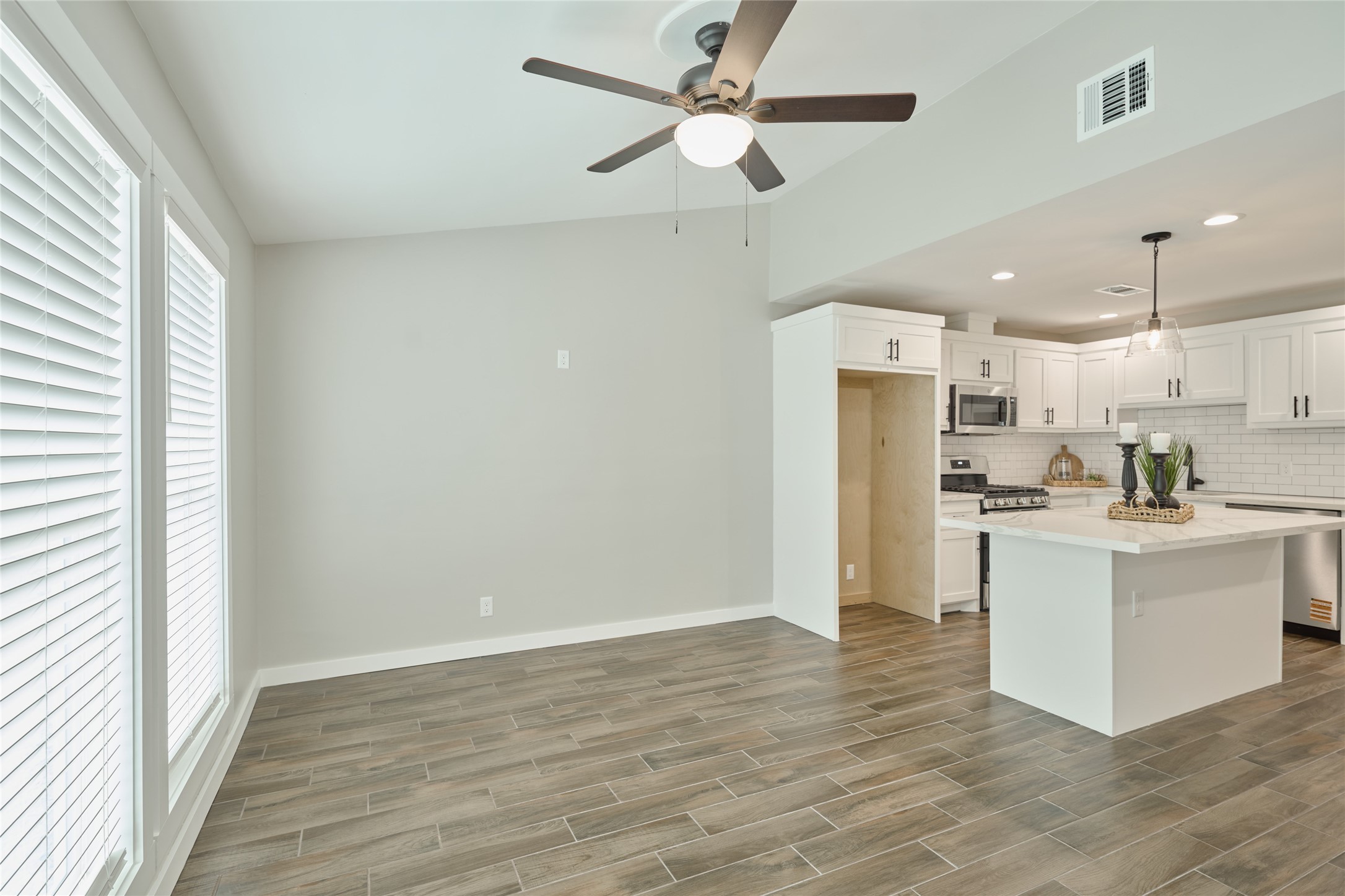 1014 Graham Drive, Unit L2 Tomball, TX 77375 - Photo 19 of 30