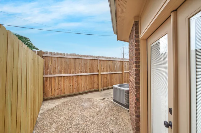 $1,500 | 1014 Graham Drive, Unit L2, Tomball, TX 77375