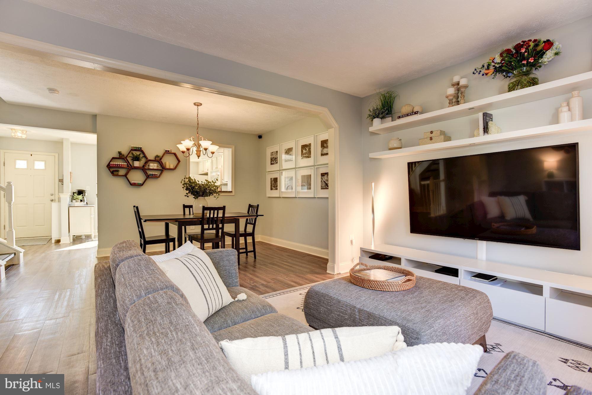 8002 Brightfield Road Ellicott City, MD 21043 - Photo 9 of 42 Living Room