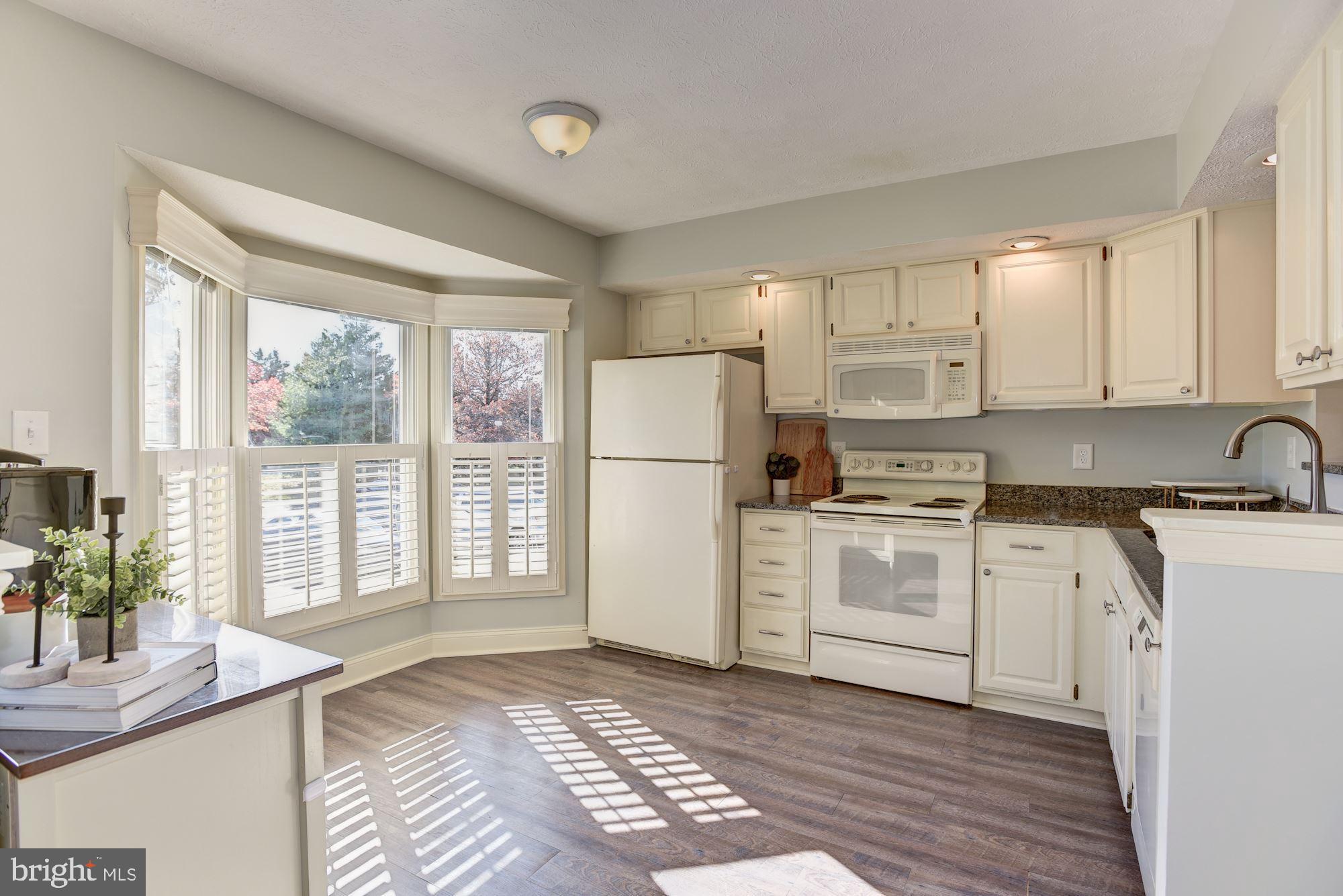 8002 Brightfield Road Ellicott City, MD 21043 - Photo 4 of 42 Eat-In Kitchen