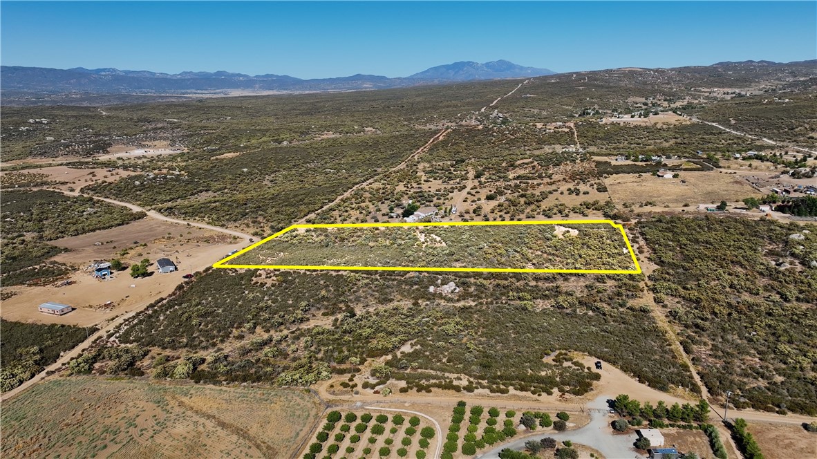 28 Rycon Road Aguanga, CA 92536 - Photo 2 of 11 a view of an ocean