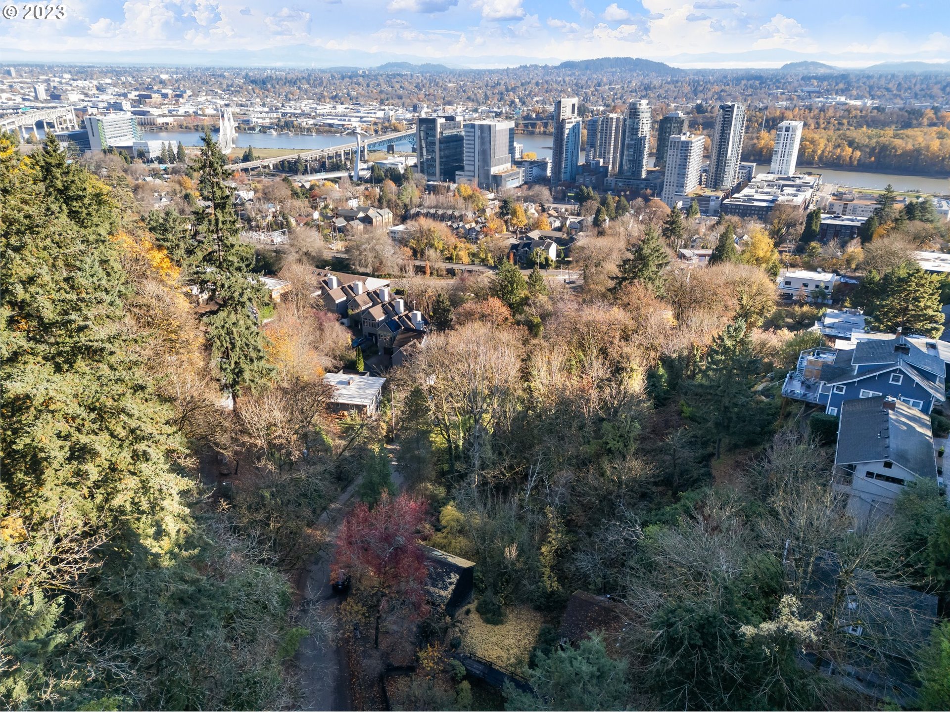 3852 Southwest Condor Avenue Portland, OR 97239 - Photo 3 of 44 a view of a city