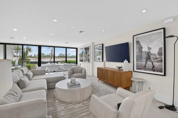 $899,000 | 403 Bridgewood Court, Boca Raton, FL 33434