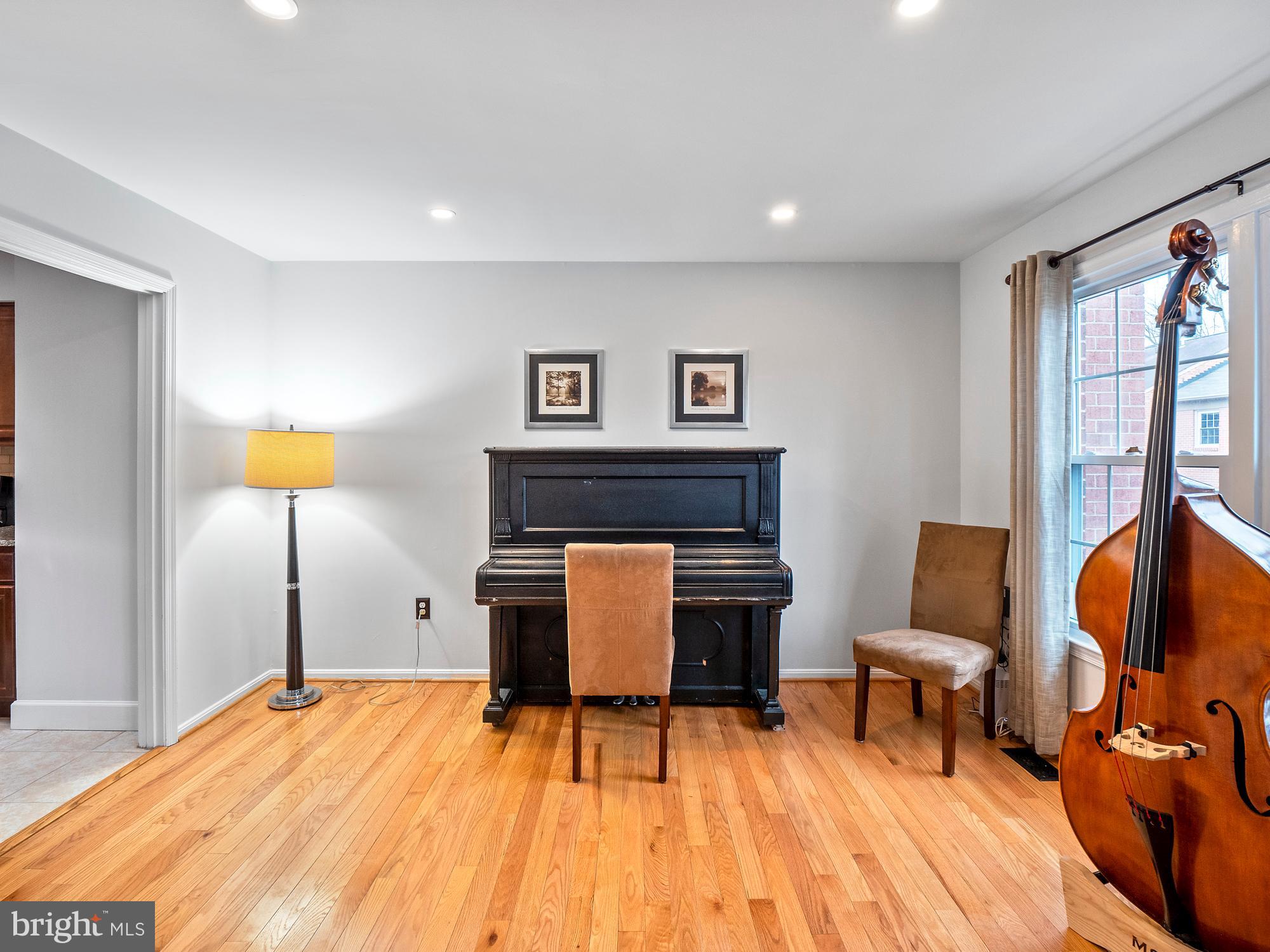 10261 Braddock Road Fairfax, VA 22032 - Photo 5 of 30 Gallery Image 5