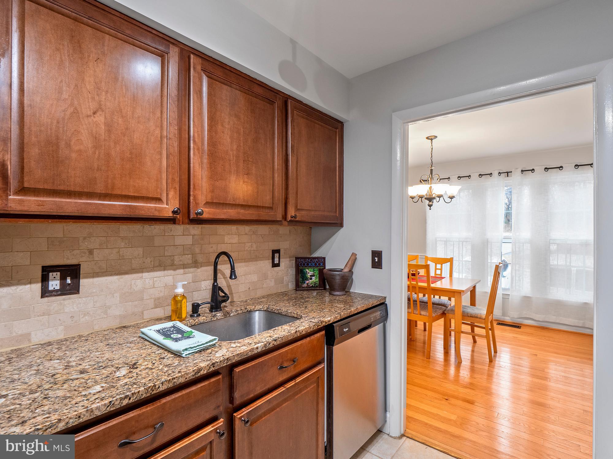10261 Braddock Road Fairfax, VA 22032 - Photo 7 of 30 Gallery Image 7