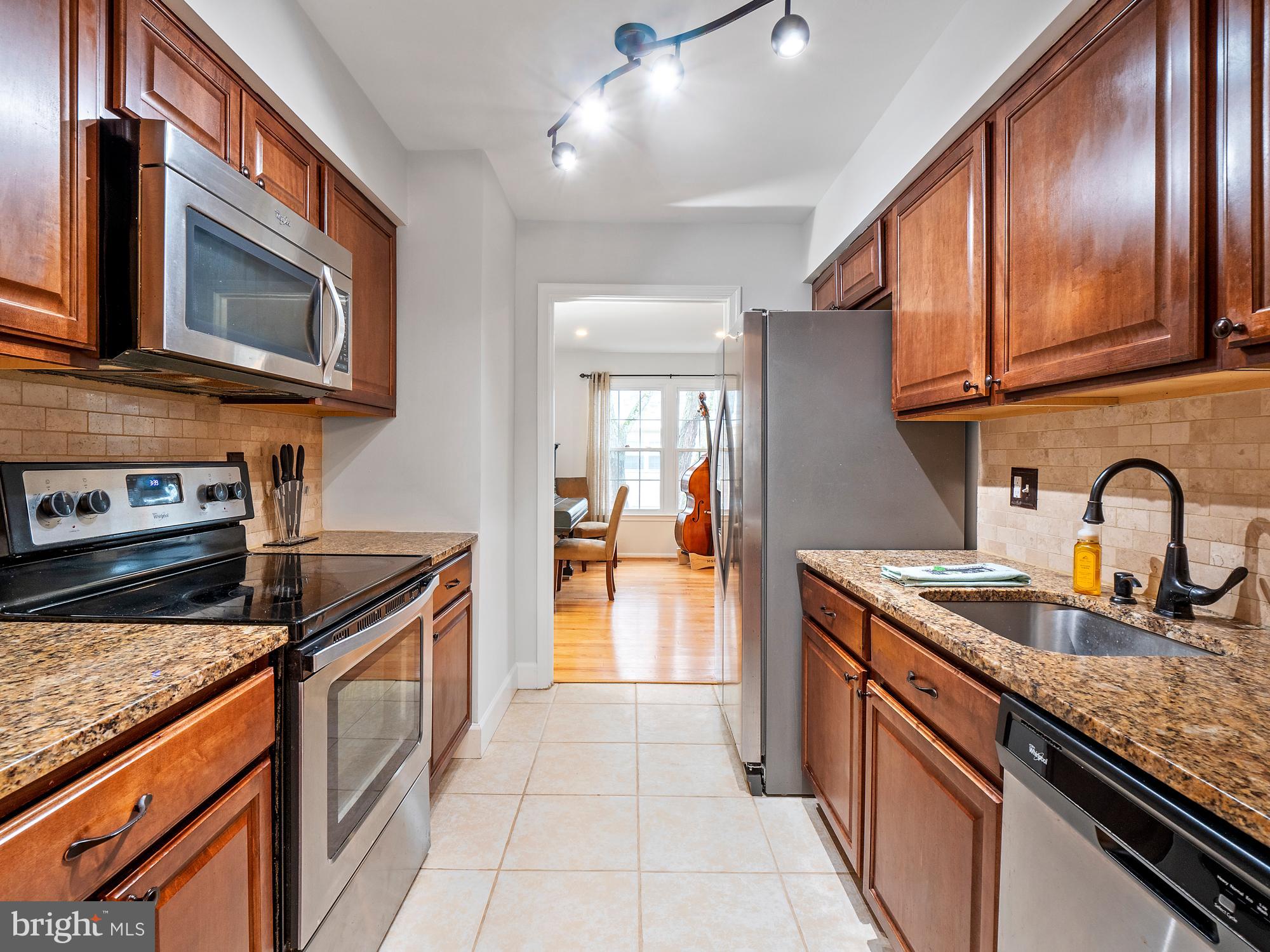 10261 Braddock Road Fairfax, VA 22032 - Photo 9 of 30 Gallery Image 9