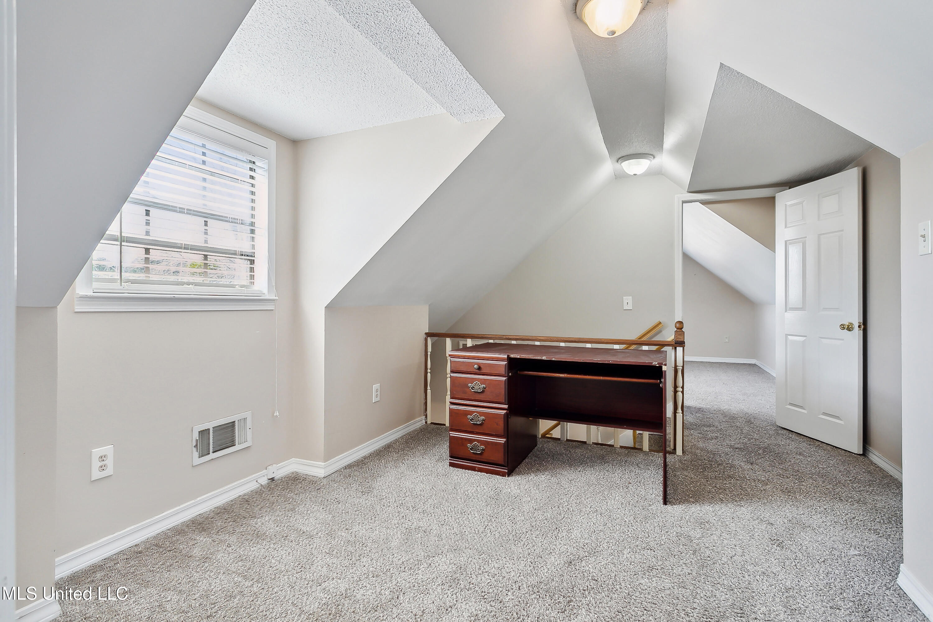27 Hartman Road Carriere, MS 39426 - Photo 13 of 17 27 Hartman Upstairs bedroom (2)