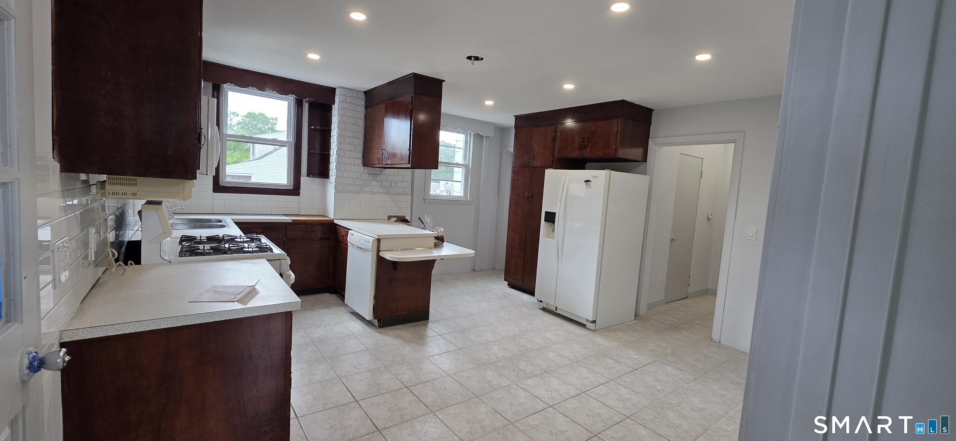 140 Spring Street Windsor Locks, CT 06096 - Photo 1 of 12