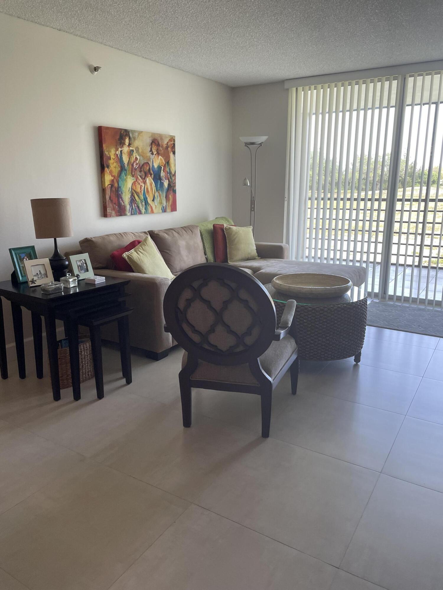 5340 Northwest 2nd Avenue, Unit 229 Boca Raton, FL 33487 - Photo 19 of 50 Living Room