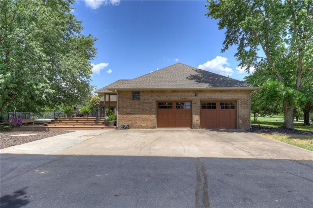 1426 East State Line Road Baxter Springs, KS 66713 - Photo 6 of 71