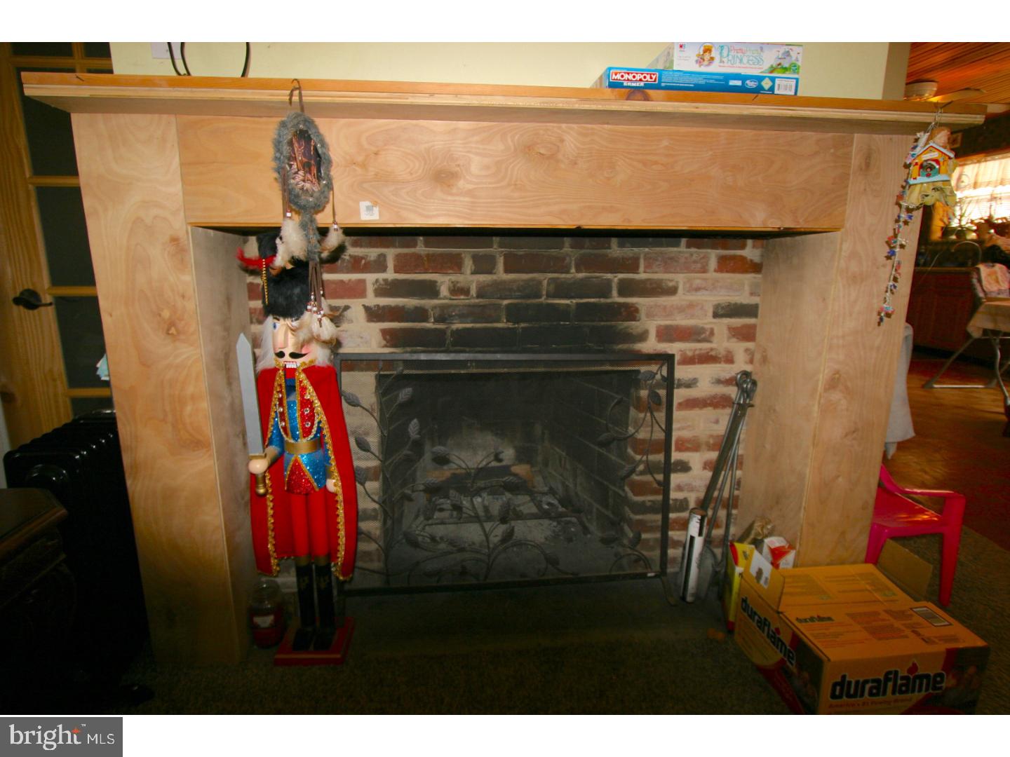 111 Howard Road West Chester, PA 19380 - Photo 7 of 25 Living Room