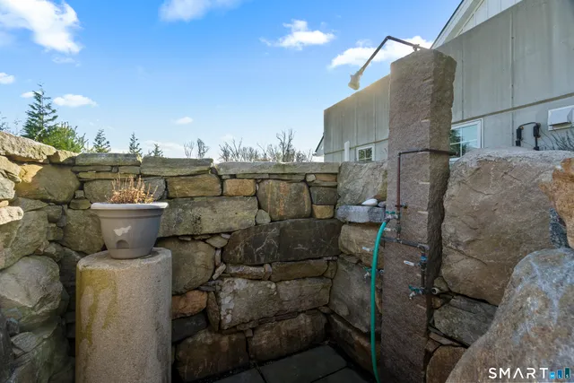 $2,150,000 | 54 Barnes Road, Stonington, CT 06378