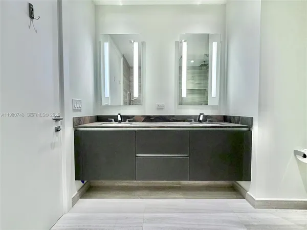 $18,500 | 1451 Brickell Avenue, Unit 4501, Miami, FL 33131