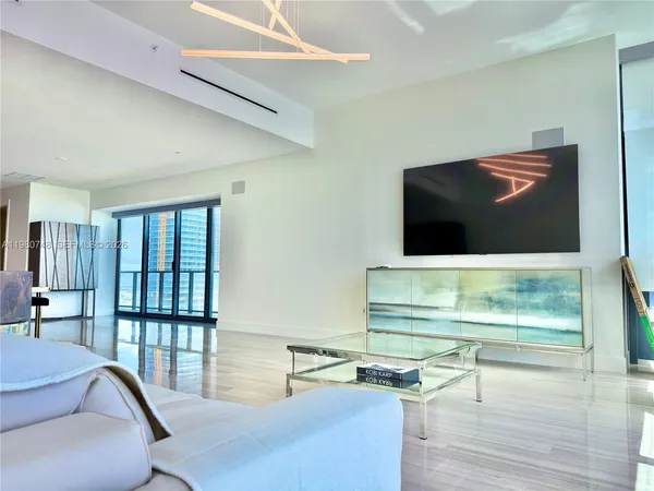 $18,500 | 1451 Brickell Avenue, Unit 4501, Miami, FL 33131