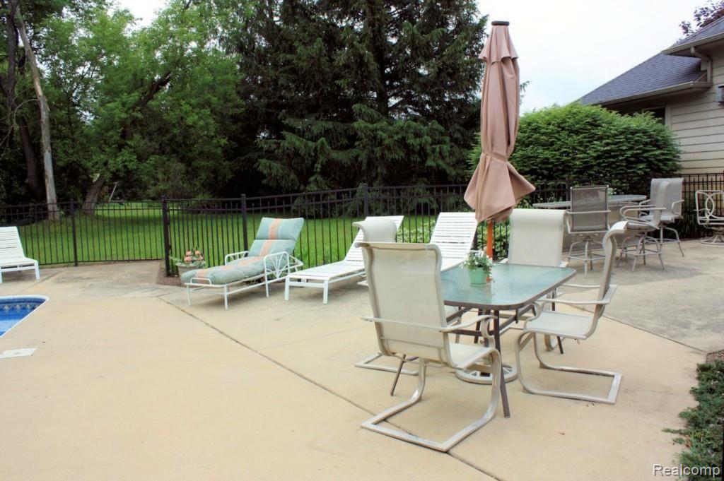 73246 Windmill Lane Romeo, MI 48065 - Photo 35 of 37 new patio1.jpg