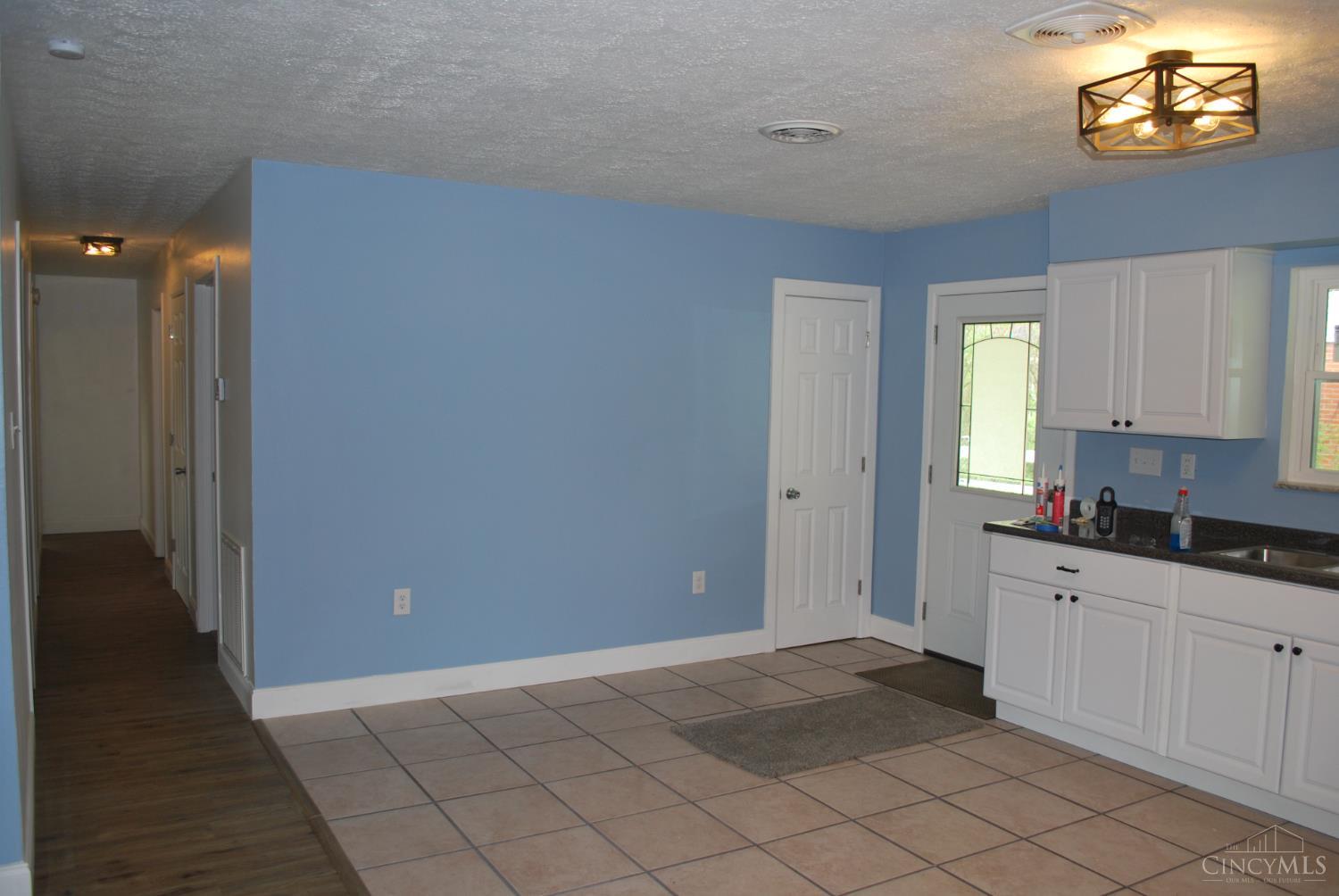 1707 Parker Road Milford, OH 45150 - Photo 10 of 38