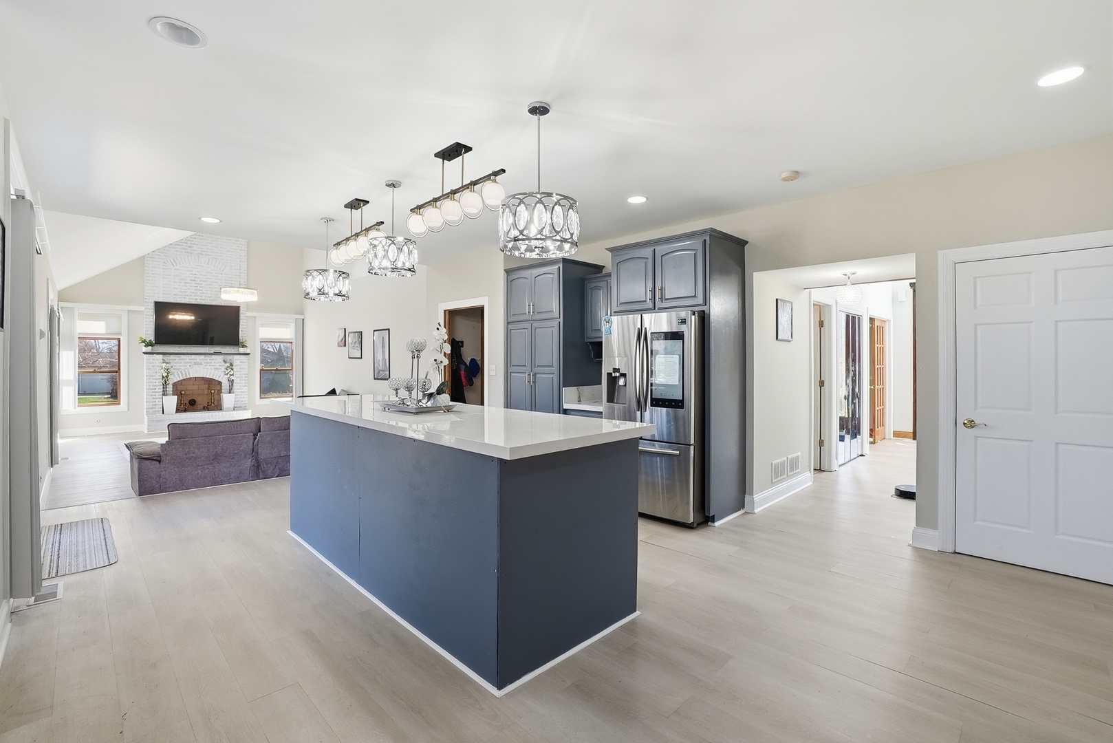 115 East Woodlawn Road New Lenox, IL 60451 - Photo 3 of 45