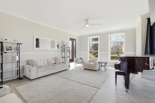 $700,000 | 115 East Woodlawn Road, New Lenox, IL 60451