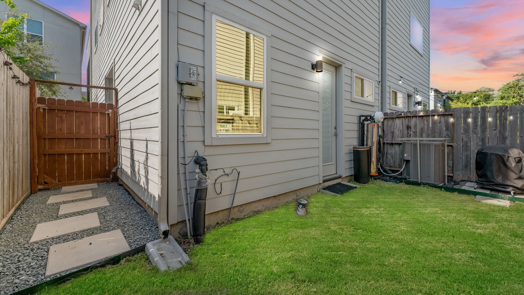 607 Bayou Street Houston, TX 77020 - Photo 2 of 26