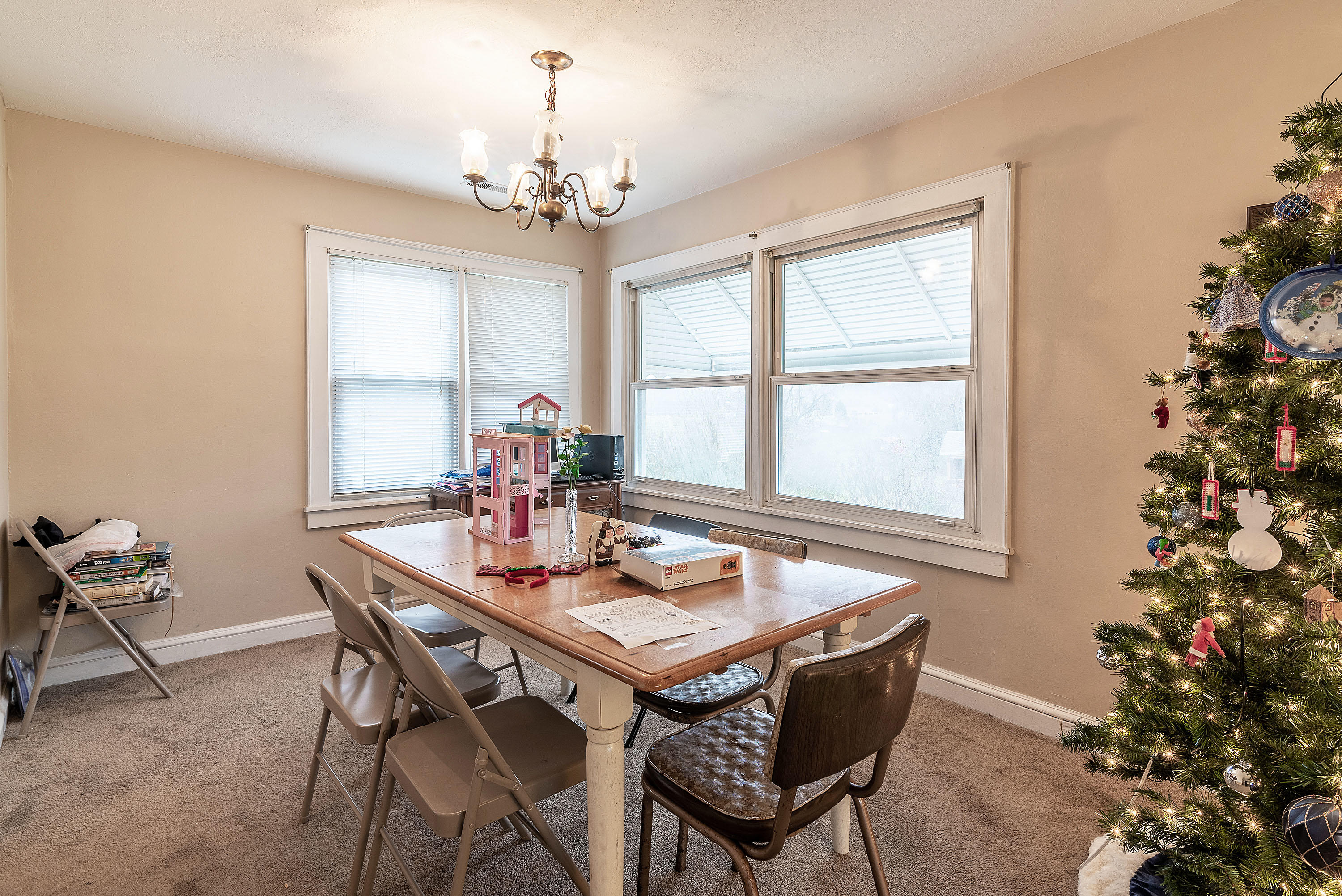 313 Sioux Road Bristol, VA 24201 - Photo 5 of 11 DINING ROOM