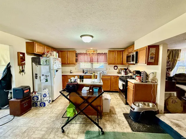 $245,000 | 10140 Highway 10, Culver, IN 46511