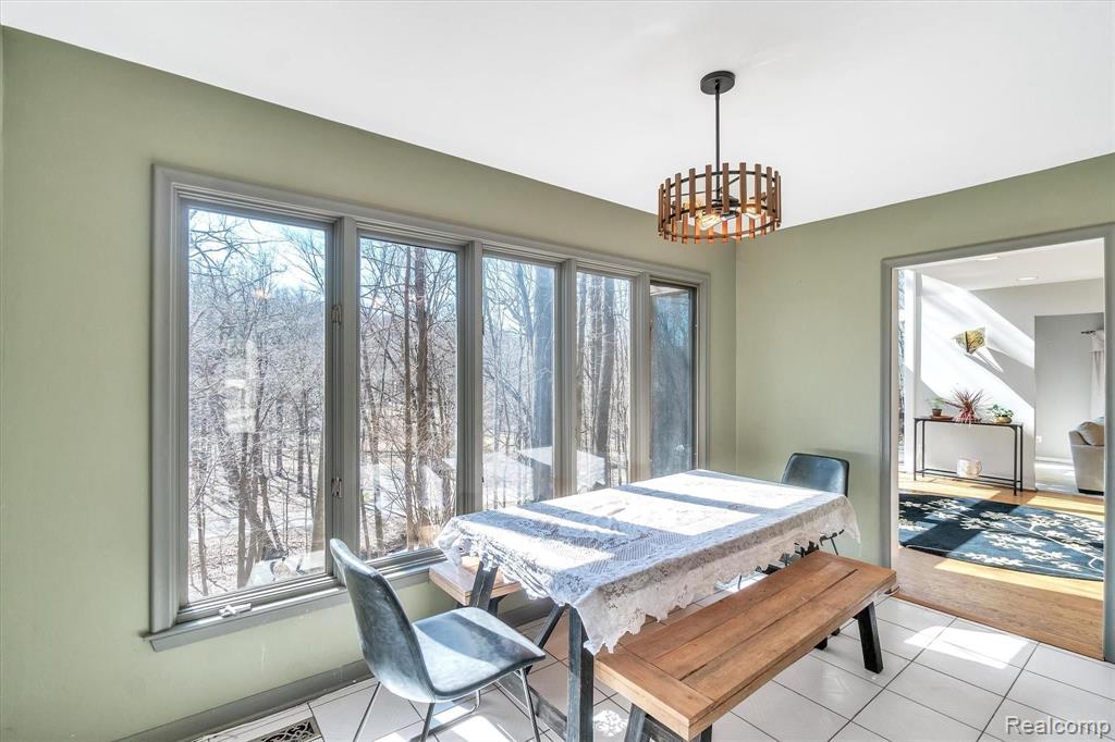 34412 Quaker Valley Road Farmington Hills, MI 48331 - Photo 17 of 57
