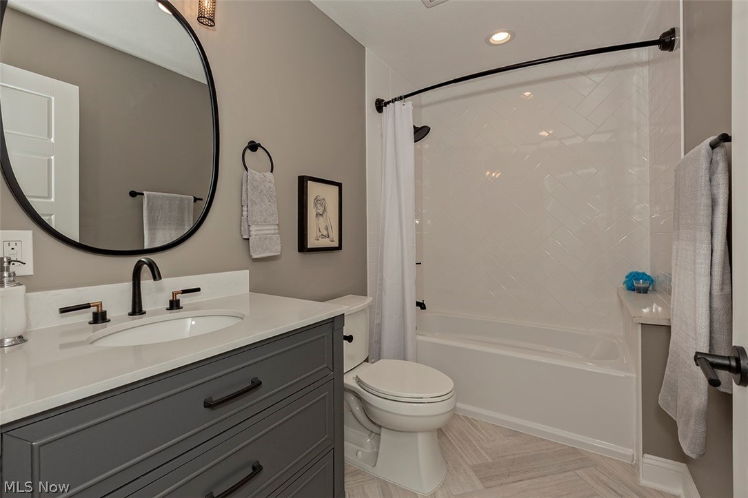 28449 South Woodland Road Cleveland, OH 44124 - Photo 29 of 34