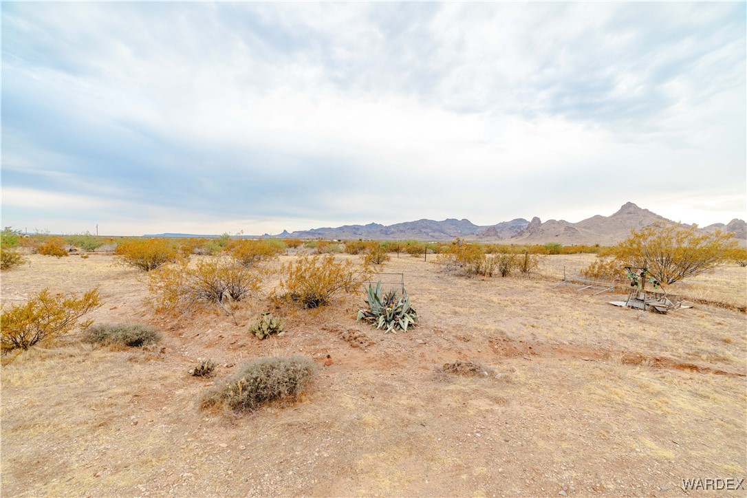 2565 Hopi Road Golden Valley, AZ 86413 - Photo 34 of 40 a view of lake view and mountain