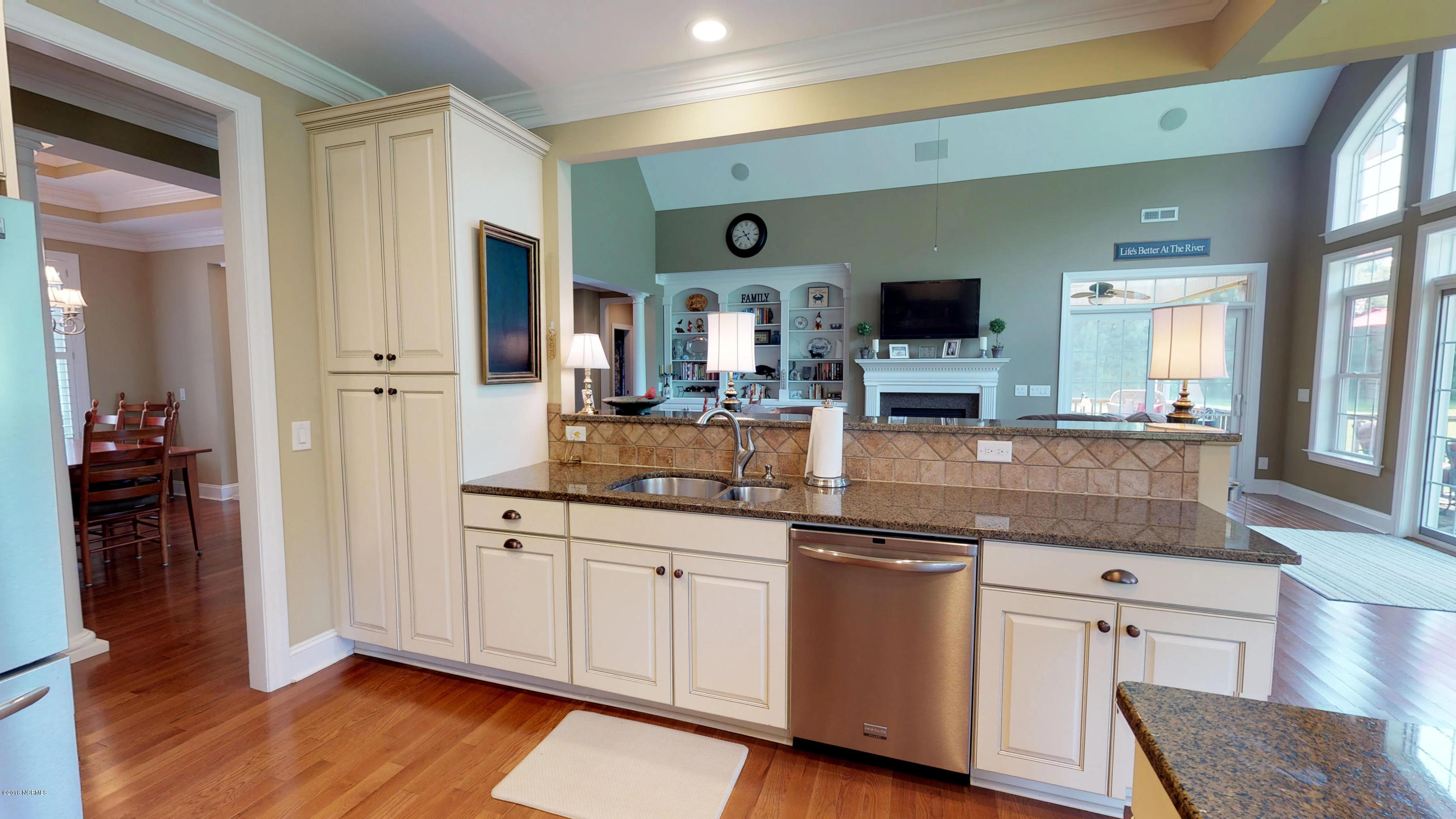 387 Treasure Point Road Bath, NC 27808 - Photo 21 of 58 387 Treasure Pointe Rd055