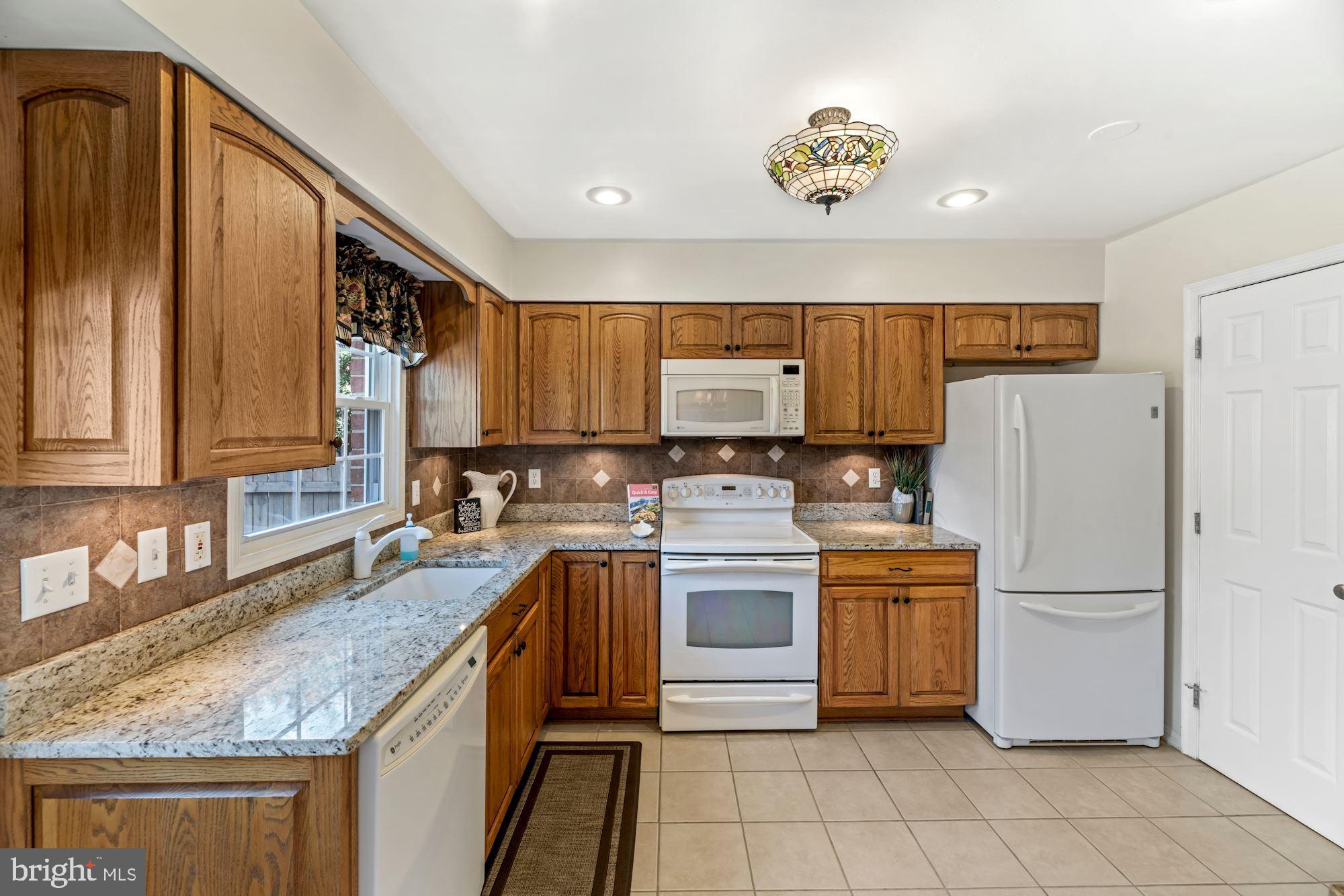 8434 Willow Forge Road Springfield, VA 22152 - Photo 12 of 55 Granite counters